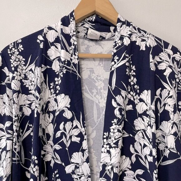New Kim & Co. Navy Blue White Floral Lightweight Cardigan Size XS bin 1K - Picture 3 of 6